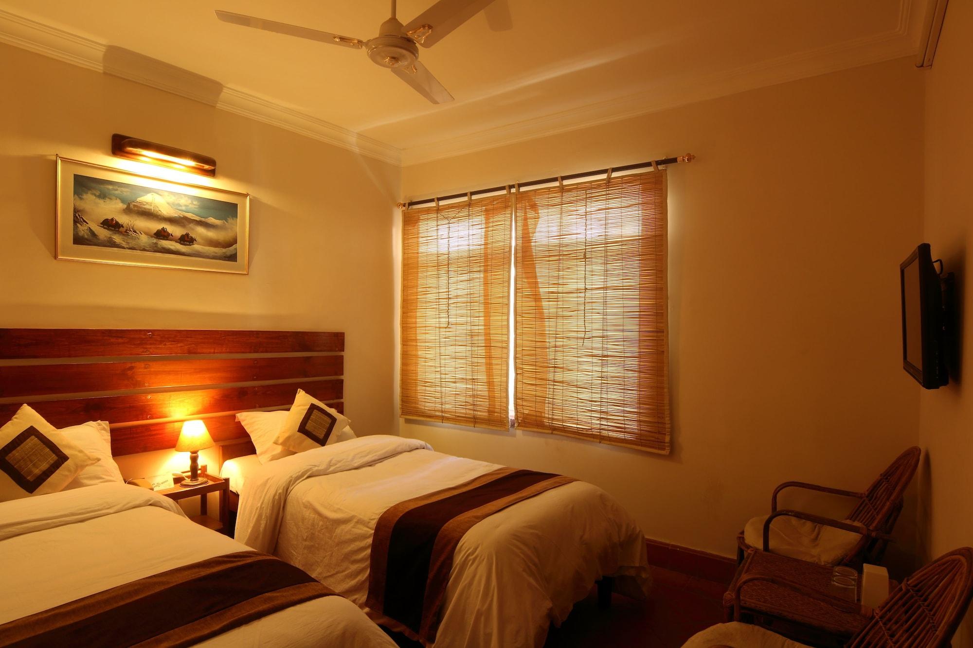 Hotel Thorong Peak Kathmandu Buitenkant foto