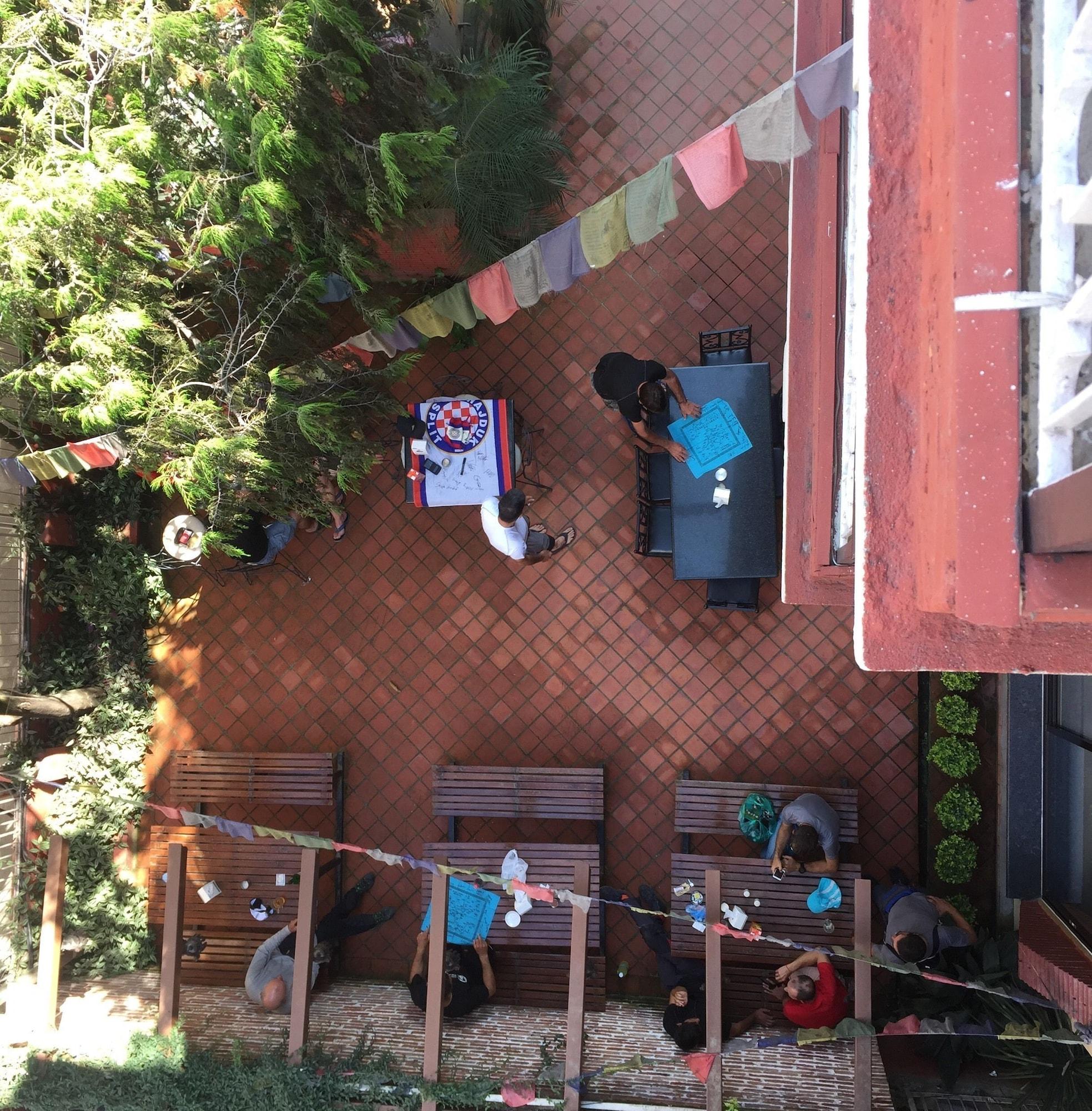 Hotel Thorong Peak Kathmandu Buitenkant foto