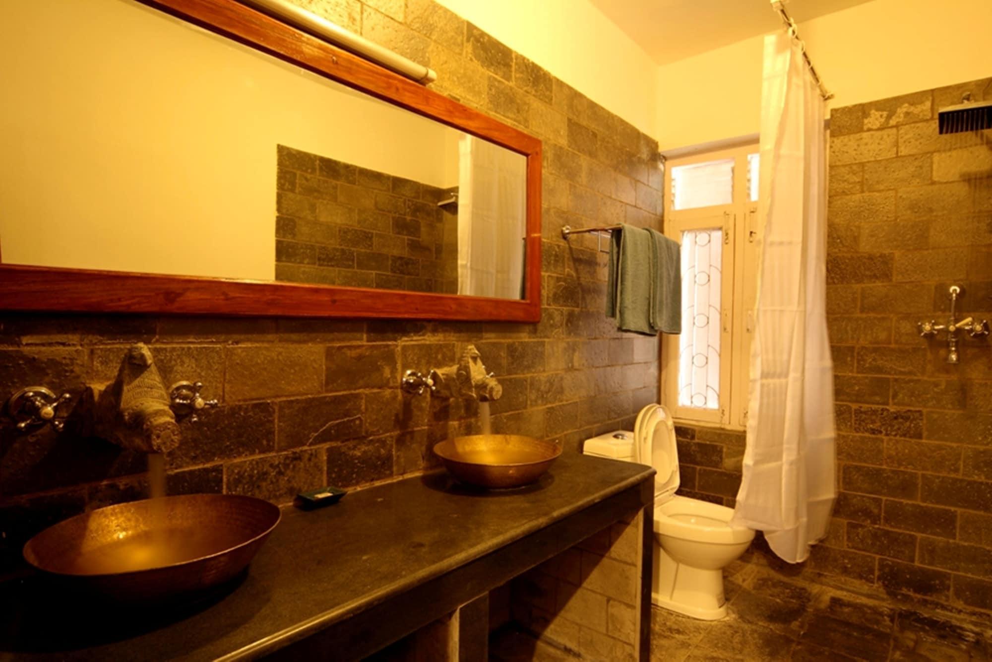 Hotel Thorong Peak Kathmandu Buitenkant foto