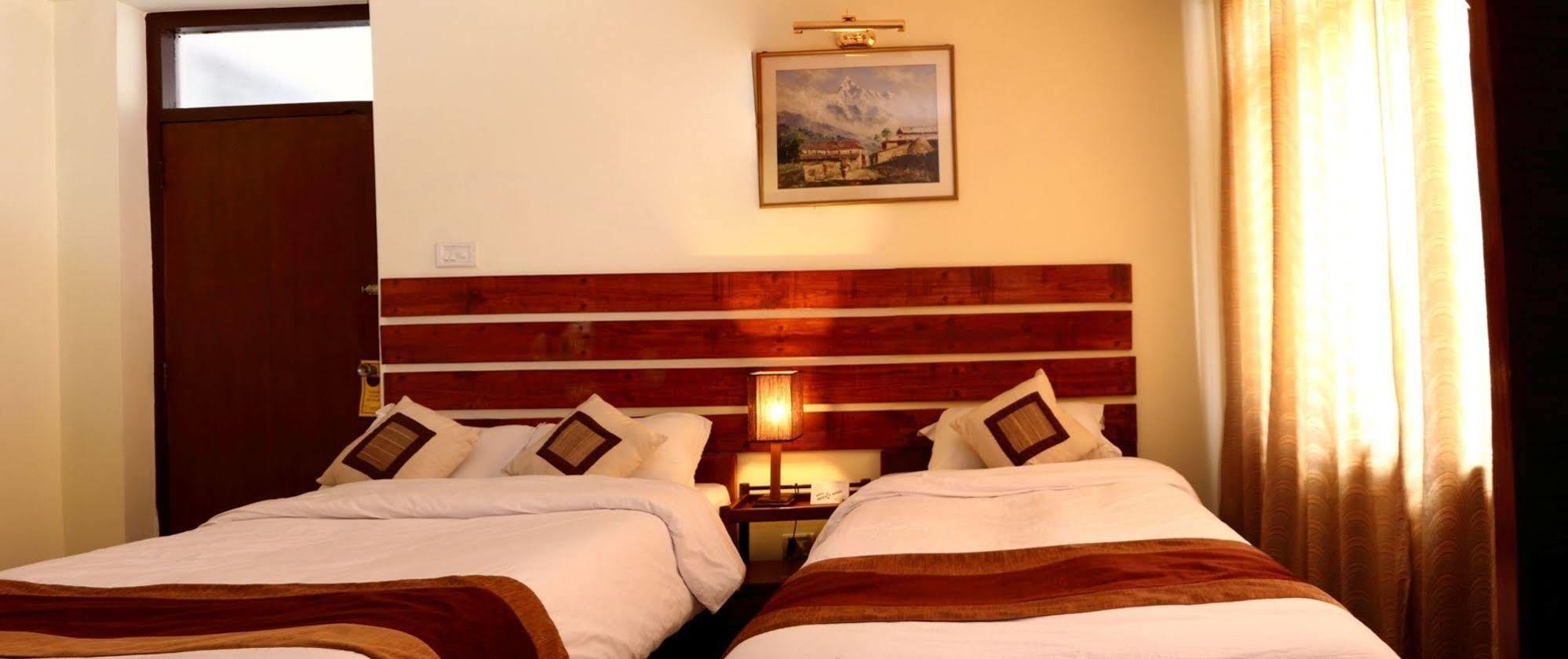 Hotel Thorong Peak Kathmandu Buitenkant foto